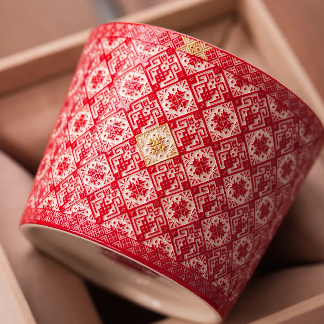"Yijin" Handcrafted Underglaze Carved Floral Mug with Handle – 220ml