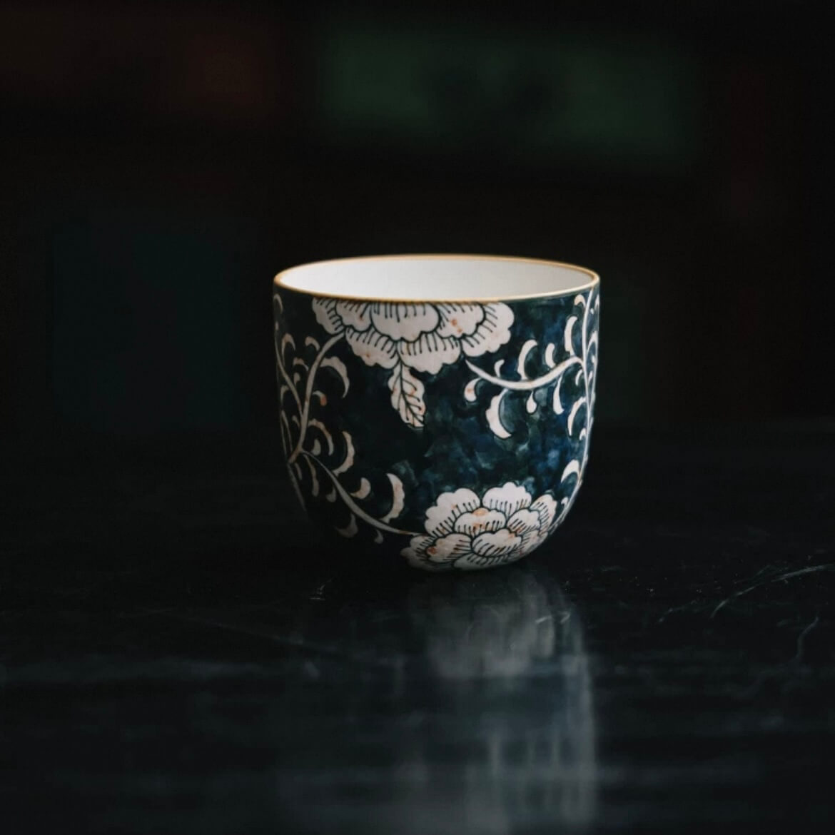 Hand-painted Retro Chinese Blue & White Coffee Cup - Artisan Crafted